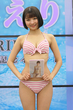 グラドルとビールの売り子を兼業する倉沢しえり「DVDでは売り子で培った技術を活かしました」