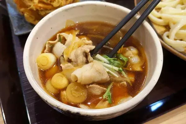 「【武蔵野うどん】フードコートで食べられるご当地グルメ「竹國」の武蔵野うどんが好きすぎた：パリッコ『今週のハマりめし』第234回」の画像