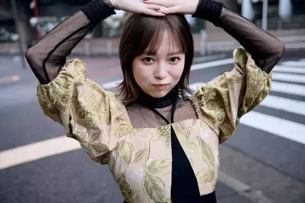 "サロモ界"のトップランナー・緑川春菜の初水着デジタル写真集が爆売れ中！「実は6年前にもグラビアのオファーを受けていたんです」