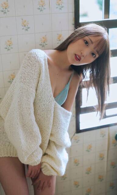 SNS総フォロワー数400万人超えの人気者・ねおが初のデジタル写真集を語る「水着やランジェリーの姿を見せるなんて、大人になったからできたんだなと思います」