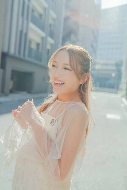 SNS総フォロワー数400万人超えの人気者・ねおが初のデジタル写真集を語る「水着やランジェリーの姿を見せるなんて、大人になったからできたんだなと思います」