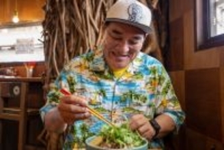 【ピエール瀧の「萌え萌やしソバ探訪録」】9杯目「世界を目指す牛もやしそばを求めて沖縄へ！」