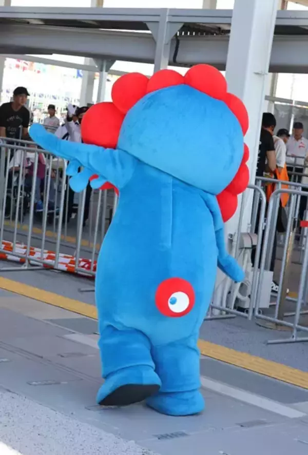 「【万博「ミャクミャク愛」の現場】プロデューサーが明かす人気の裏側「万博が終わったから消えていくというのではなく、これからも愛されていくキャラクターに...」」の画像