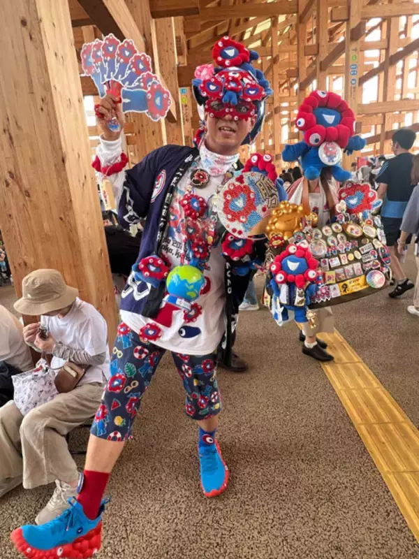 「【万博「ミャクミャク愛」の現場】プロデューサーが明かす人気の裏側「万博が終わったから消えていくというのではなく、これからも愛されていくキャラクターに...」」の画像