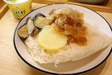 「【超氷結そうめん】冷凍めんつゆ、冷凍食品などを添えさらにキンキンの氷結レモンをかける極限冷感のそうめん！＜野島慎一郎のバカレシピ＞」の画像5