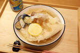 「【超氷結そうめん】冷凍めんつゆ、冷凍食品などを添えさらにキンキンの氷結レモンをかける極限冷感のそうめん！＜野島慎一郎のバカレシピ＞」の画像7
