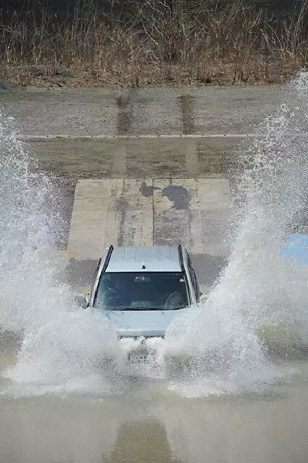 「台風＆ゲリラ豪雨から愛車を守れ！　「クルマ冠水」サバイバル」の画像