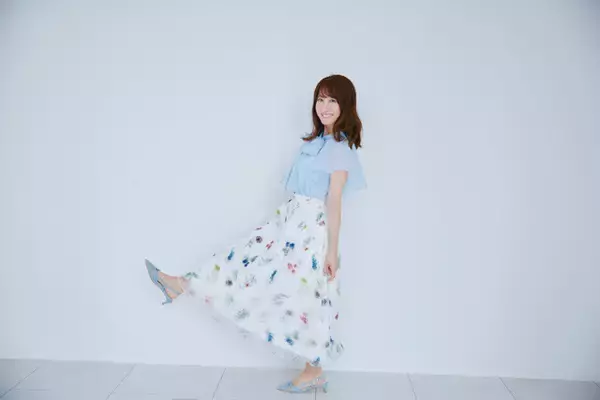 「初水着グラビアが大ヒットの45歳、気象予報士・吉井明子が挑戦の裏側を語る「桜で言えば、成熟した今が一番見頃の時期だと思って」」の画像