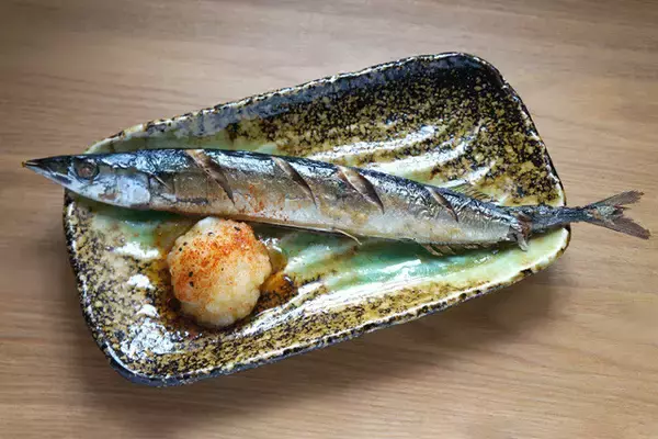 「【焼さんま&さんま弁当】信頼のスーパー「ライフ」の惣菜とお弁当で、2025年の豊漁を祝したさんまづくし晩酌を堪能！：パリッコ『今週のハマりめし』第206回」の画像