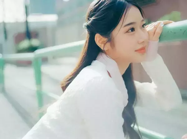 「藤岡弘、の次女・天翔天音がついに変身！　仮面ライダーアインズへの覚悟を語る「"1号の娘"ではなく"女性版1号を演じた俳優"として、ともに何十年後も愛される存在に成長したい」」の画像