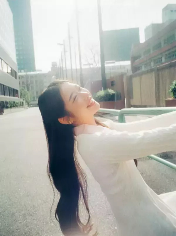 「藤岡弘、の次女・天翔天音がついに変身！　仮面ライダーアインズへの覚悟を語る「"1号の娘"ではなく"女性版1号を演じた俳優"として、ともに何十年後も愛される存在に成長したい」」の画像