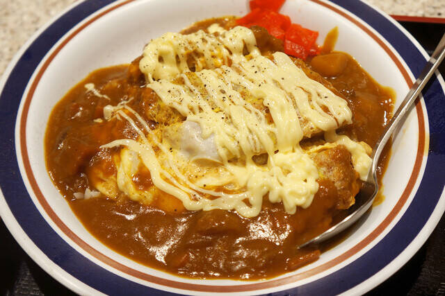 【黒こしょうマヨカレーかつ丼】富士そばの店舗限定、要素多すぎメニューが予想外の絶品で困惑!?：パリッコ『今週のハマりめし』第230回