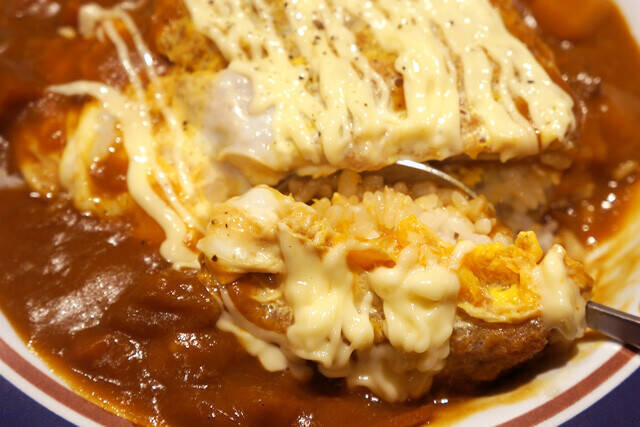 【黒こしょうマヨカレーかつ丼】富士そばの店舗限定、要素多すぎメニューが予想外の絶品で困惑!?：パリッコ『今週のハマりめし』第230回