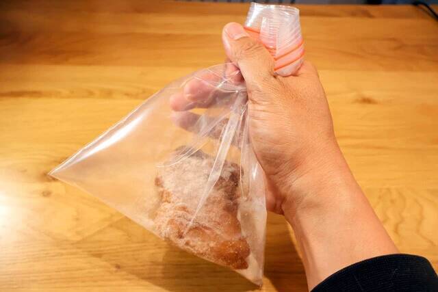 【すしのこファミチキ】すしのこのやさしい酸味と甘みがジューシーなチキンと神融合！　アレンジが楽しい最強パウダー＜野島慎一郎のバカレシピ＞