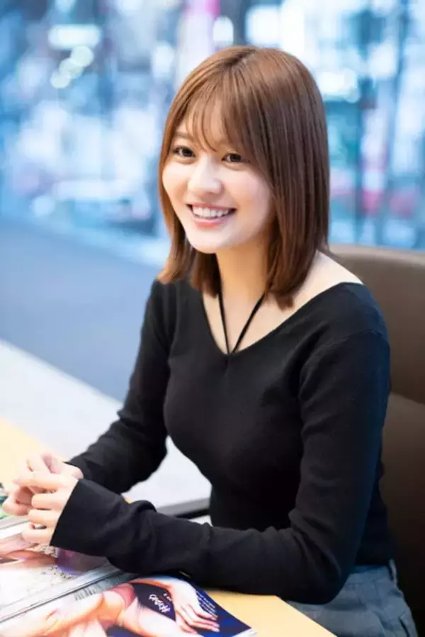 「「世界でもっとも美しい顔100人」に3年連続ノミネートされた林ゆめが語る初グラビアの記憶「お腹の引っ込み具合が違うと気合いが入るんですよね」」の画像