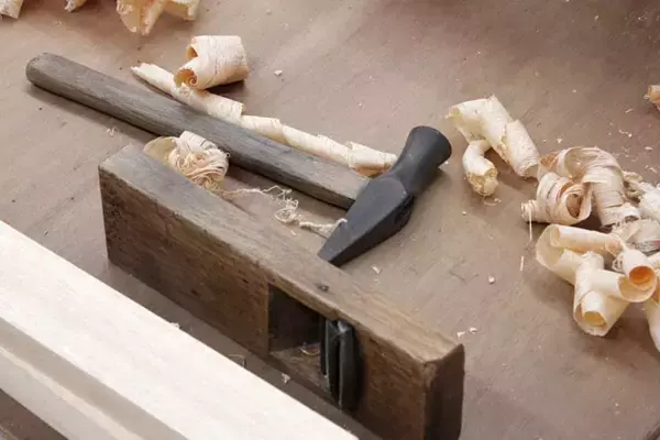 年収2000万のブルーカラーも当たり前に？　AIがもたらすホワイトカラーの削減と「ブルーカラービリオネア」