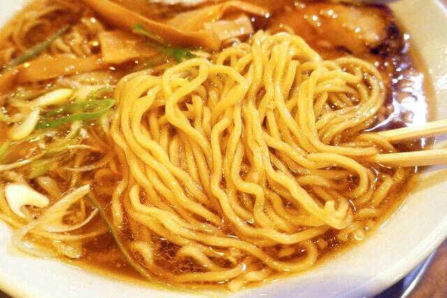 【ラーメン】24時間お手頃に飲める酒場のラーメンが、こんなにうまくて550円なことにただただ感謝：パリッコ『今週のハマりめし』第229回