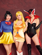 「アニメクラシックス ANISON Fire FES」を盛り上げる「Team クラ・コス」の花咲楓香＆波崎天結＆成瀬いな、3人のヒロインが登場「オーダーメイドで作られたコスプレ衣装なので、私たちの体にピタッと合うんです！」