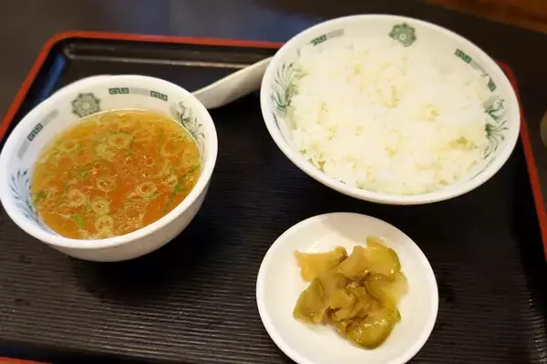 「【キムチャーシュー丼】想像をはるかに超えるうまさに震撼！ 日高屋で勝手に作る「キムチャーシュー丼」：パリッコ『今週のハマりめし』第211回」の画像