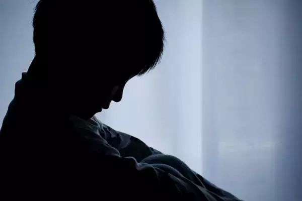 通報は義務でも広いグレーゾーン‥‥。救いの手が届かない「虐待未満」の子どもたち