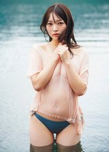 ライブアイドル界の"伝説の逸材"佐山すずかが卒業後初グラビアで大人な姿を披露！「グラビアでだったら"大人な自分"を表現できるかもしれないと思って」