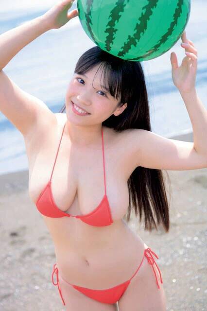 暴れ馬のように揺れる"ふわふわ軟乳"は必見？　DVDメーカーが選んだ「グラビア・オブ・ザ・イヤー2025」