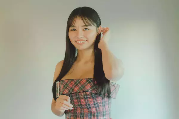 グラビア界の"ラスボス"豊島心桜が初のカレンダーブックをついに発売！「今回限定のわがままボディをぜひ見て欲しいです」