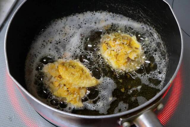 【プリングルズのミルフィーユコロッケ】プリングルズとひき肉を重ねてパン粉をつけて油で揚げたザクザク食感のコロッケが誕生！＜野島慎一郎のバカレシピ＞