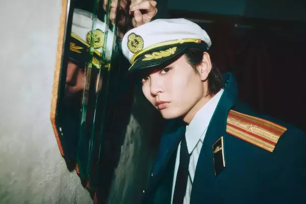 2.5次元舞台で注目の俳優・二階堂心がデジタル写真集を発売。「"ヒモ男"設定のシーンでは愛犬と初共演しました！」