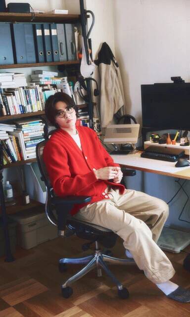 2.5次元舞台で注目の俳優・二階堂心がデジタル写真集を発売。「"ヒモ男"設定のシーンでは愛犬と初共演しました！」