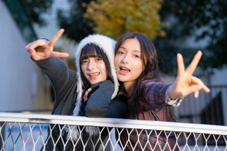 伝説のシスターズ、エリマリ姉妹が語るグラビアへの想い「ふたりにとってケンカも『イチャイチャ』のひとつみたいなものです（笑）」