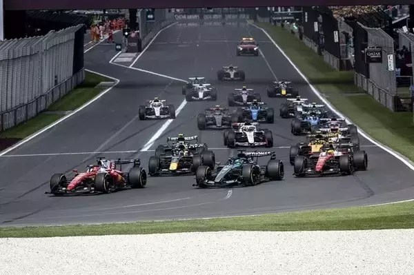 「"メルセデス帝国"が完全復活!?　サッシャ×中野信治×浅木泰昭【F1日本GP直前プレビュー!!（前編）】」の画像