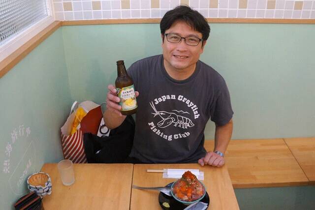 【海鮮丼】たまには日常から外れた贅沢がしたい。熱海の商店街名物の「海鮮てっぺん丼」は、まるで海鮮の富士山！：パリッコ『今週のハマりめし』第250回