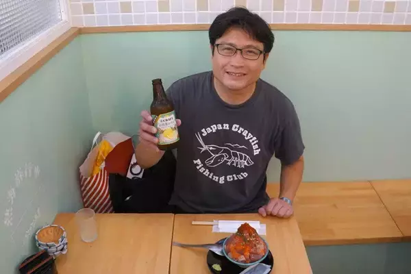 「【海鮮丼】たまには日常から外れた贅沢がしたい。熱海の商店街名物の「海鮮てっぺん丼」は、まるで海鮮の富士山！：パリッコ『今週のハマりめし』第250回」の画像