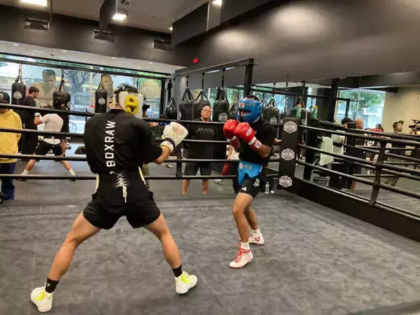 「中谷潤人、122パウンド（スーパーバンタム級）で為虎添翼（いこてんよく）。井上尚弥からダウンを奪ったカルデナスと充実のスパーリング」の画像