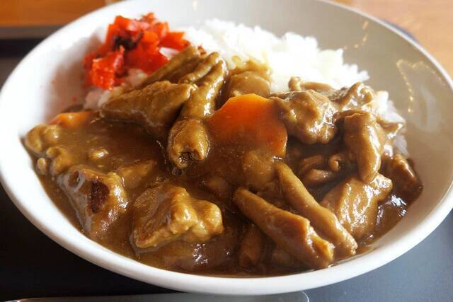 【もつカレー】ごろごろ、とろとろのもつがカレーと融合。もつ煮専門店のもつカレーが絶品だった：パリッコ『今週のハマりめし』第241回