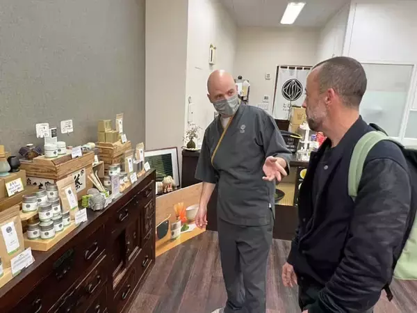 「すでに220円!!「ペットボトルの緑茶300円時代」秒読み危機」の画像