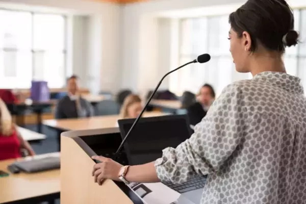 苦手なスピーチも克服！　アナウンサーが教える「伝わる話し方」のコツ