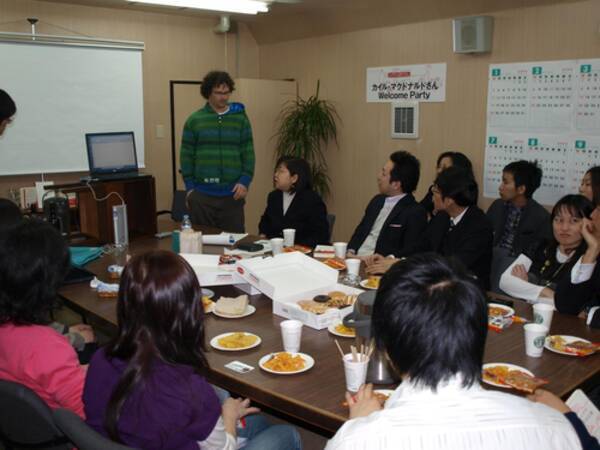 物々交換で長者になる秘訣を伝授 現代のわらしべ長者がやってきた 09年2月27日 エキサイトニュース