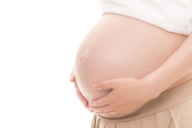 産後の女性が壮絶死　医師が胎盤を出そうとした瞬間に子宮も体外に