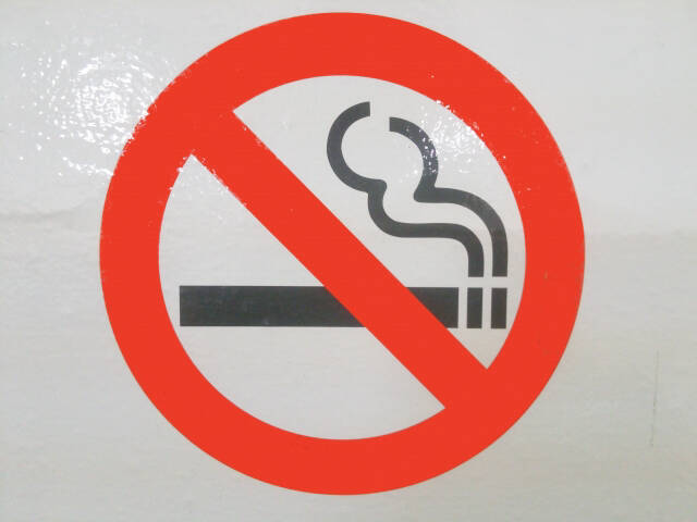 タスポとは何だったのか 厚労相がたばこ自販機禁止を要請へ エキサイトニュース