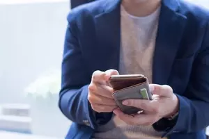 画面割れスマホを持つ人が 信用できない のはなぜか 心理学者に聞いてみた エキサイトニュース