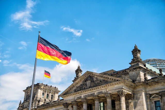 ジェンダー・ニュートラルは必要か　ドイツで国歌の内容めぐり論争