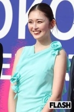 ゆうちゃみ、映画祭で見せたさわやかミントグリーンのドレス姿!　女優業進出で目指すは“第2のめるる”