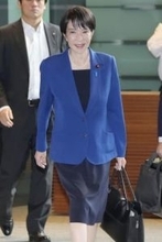 「サナエバッグ」は9カ月待ち！女性政治家の「愛用カバン」片山財務相は50万円、稲田朋美氏は3500円、政界きってのおしゃれ番長は35万円