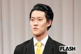「粗品、“あのちゃん匂わせ” 衣装披露も “鈴木紗理奈嫌い” 騒動に貫く沈黙…過去には若手アイドルの “礼儀批判” で注視される対応」の画像1