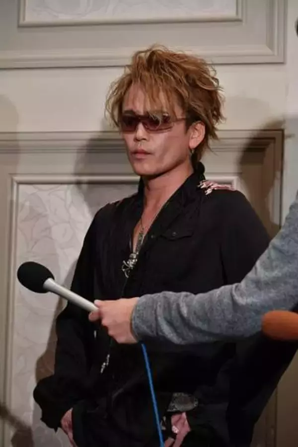 元光GENJI・諸星和己、ハワイで見せた“10：0分け”髪型激変の近影に「何があった」ファン困惑