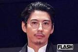 「賀来賢人、榮倉奈々の “変顔ショット” 公開で注目された「テレビの大きさ」…垣間見えた、芸能人夫婦が送る “庶民派生活”」の画像1