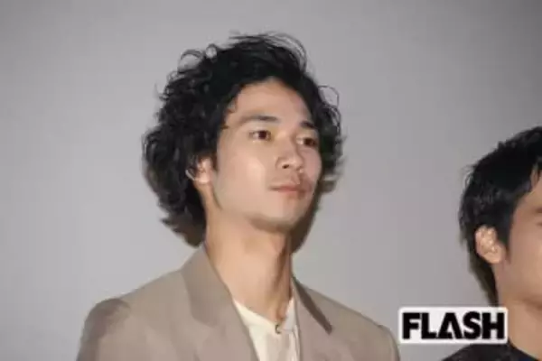 脳出血で療養中の“メンズノンノモデル”誌面登場を笑顔で報告…近影の“大きな変化”に「涙出た」ファンからのエール