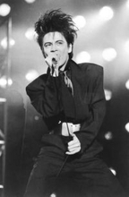 《ポンコツ!!》《頭の悪い奈良の民》有名ドラマー、“政治暴言” 連発に「元BOOWYの看板ぶら下げるのやめて」ファンから悲痛な叫び